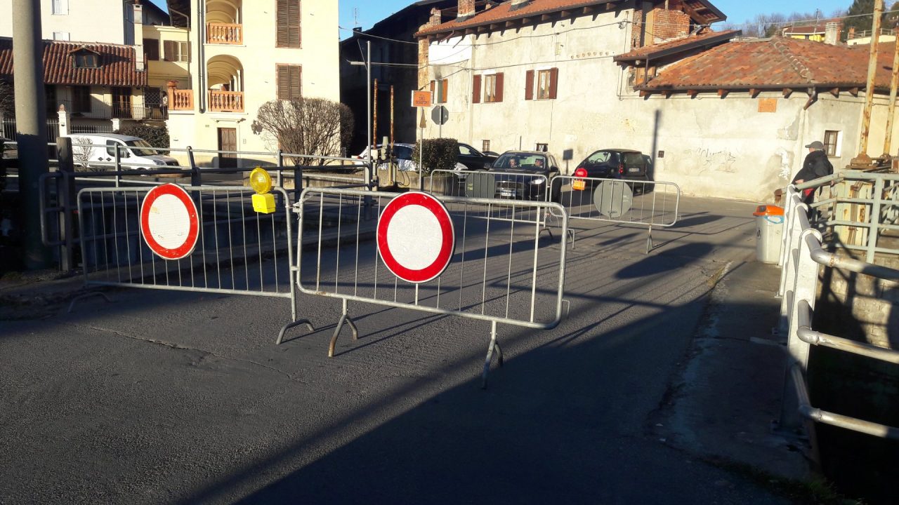 Ponte Pericoloso Chiuso Il Ponticello Sul Rio San Pietro A Castellamonte