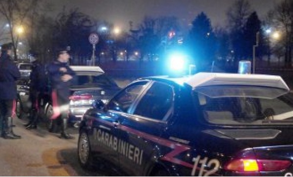 Avevano coltelli e mazze da baseball: denunciati