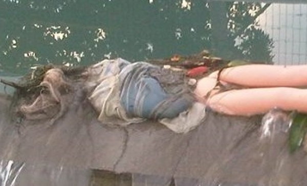 Avvistato cadavere di una donna nel torrente… ma era solo un manichino