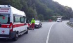 Cadono dalla moto, finiscono  in ospedale