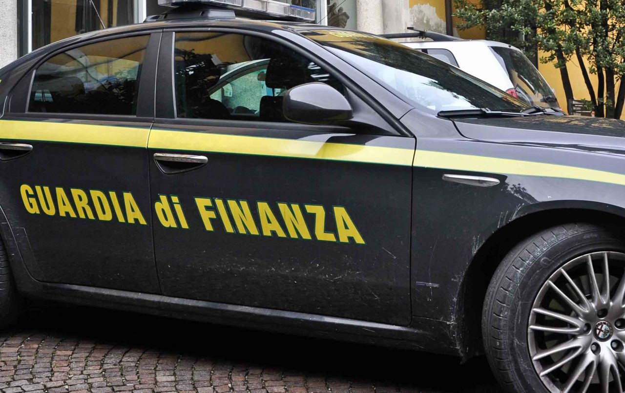 Finti finanzieri truffano un imprenditore
