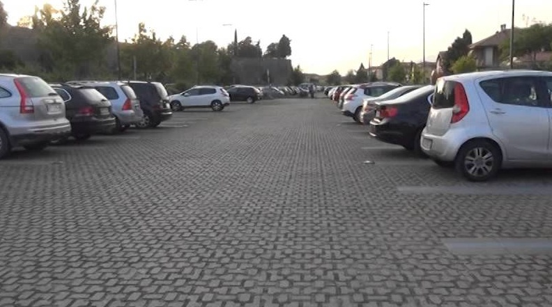 Il parcheggio si paga col telefono