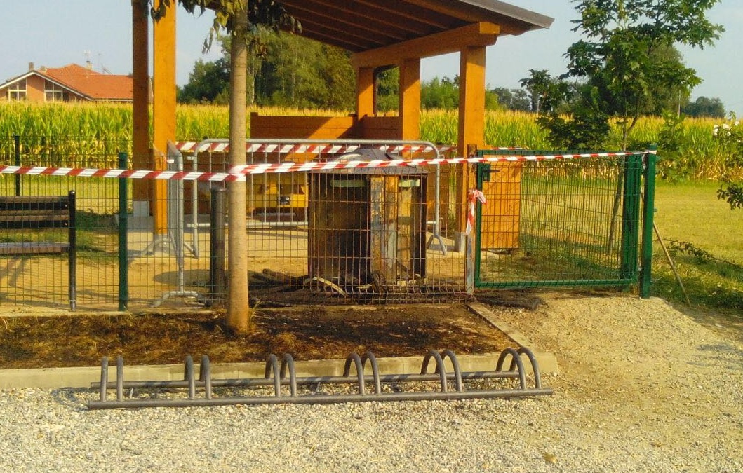 Incendio al parco: oltre i pompieri interviene l’ex sindaco