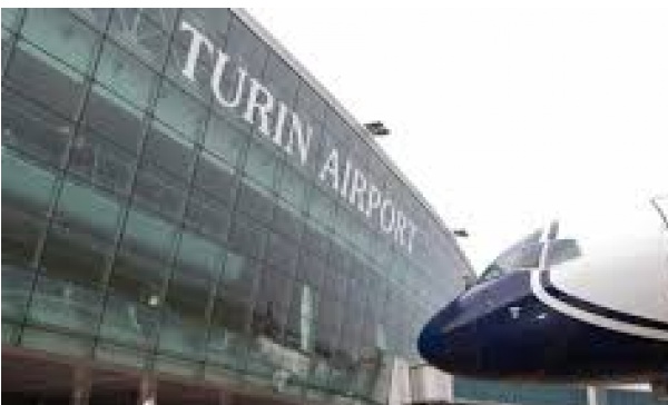“C’è una bomba sull’aereo”: ma è un falso allarme e viene denunciato