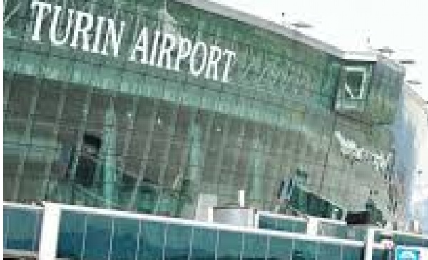 Cargo Antonov in difficoltà: chiuso l’aeroporto