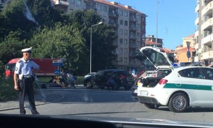 Incidente alla rotonda di Banchette: coinvolto un anziano in motorino