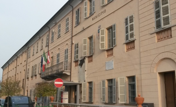 Unioni civili negate: la coppia risponde al sindaco Ferrino
