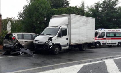 Scontro tra un auto ed un furgone a Spineto