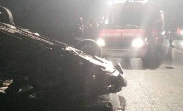 Incidente stradale, tre feriti