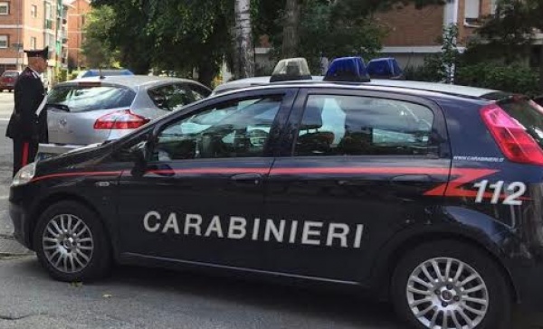 Picchia a sangue l’amico per una “sgasata” di troppo all’acceleratore dell’auto: arrestato