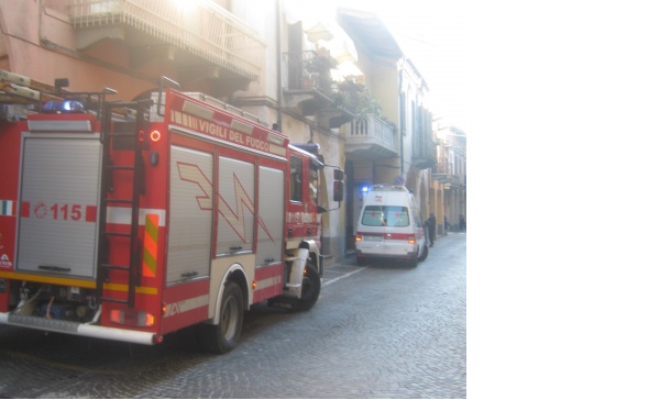 Anziana si sente male in casa: i soccorsi