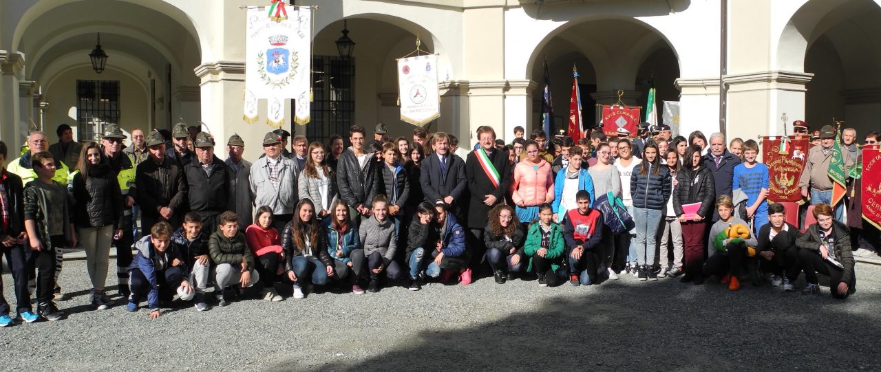 Costituzione in dono ai coscritti per il IV Novembre