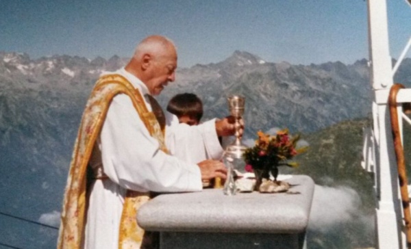 Domani a Frassinetto i funerali di don Rastello