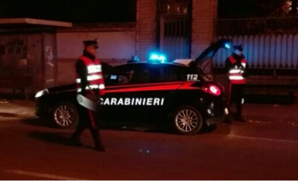 In macchina con una rivoltella e proiettili: arrestato pregiudicato