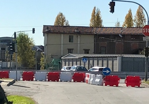 Via Remondi è stata chiusa: e adesso, i residenti, dove passano?