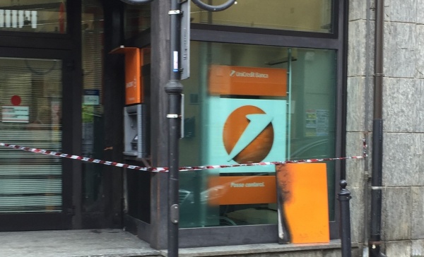 Bancomat danneggiato per un incendio accidentale