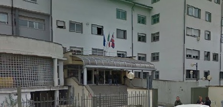 Falsi volontari si aggirano tra i reparti dell’ospedale: state attenti non sono dell’associazione AVO