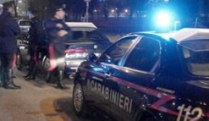 Minaccia di gettarsi dal ponte: salvato dai carabinieri