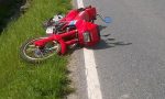 Moto contro auto: ragazzo al Cto