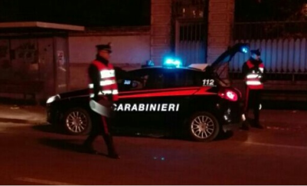 Vuole finire a tutti i costi sui giornali e “chiama” i carabinieri
