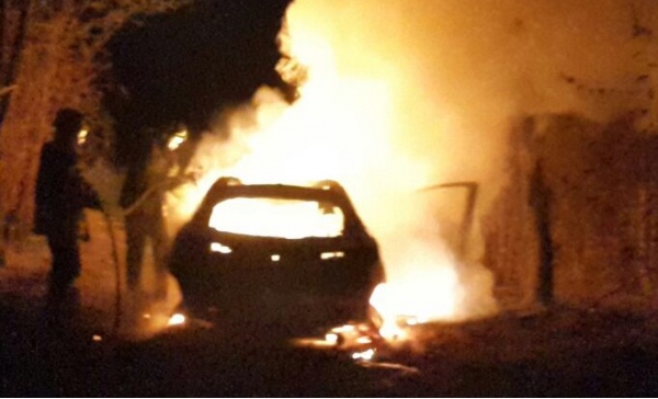 Auto data alle fiamme