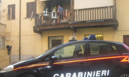 Ciriè: balcone in fiamme in via Vittorio