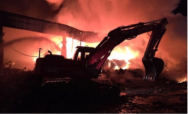 Vigili del fuoco canavesani impegnati nel rogo di La Loggia