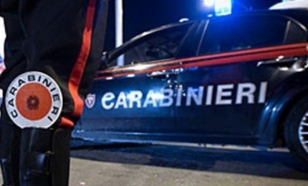 Gioca con le carte di credito rubate: arrestato