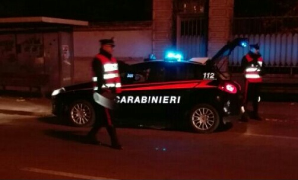 In auto droga e una roncola: operaio denunciato