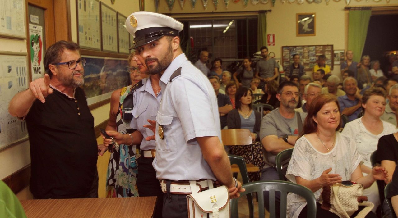 Attimi di tensione al confronto tra i candidati a sindaco: interviene la Polizia Municipale