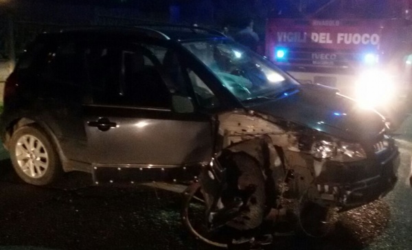 Con l’auto contro il muro: ferito conducente