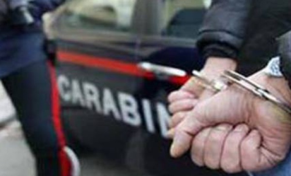 Donna morta giù dal dirupo: non è incidente ma omicidio