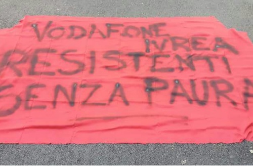 Lavorati Vodafone trasferiti a Milano, i grillini chiedono l’intervento della regione