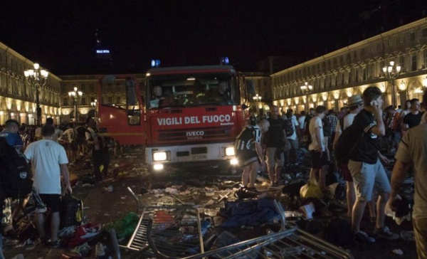 Panico in piazza San Carlo durante la partita  di Champions, salgono a 1400 i feriti e il questore lancia l’appello: “Venite a raccontarci cosa avete visto”