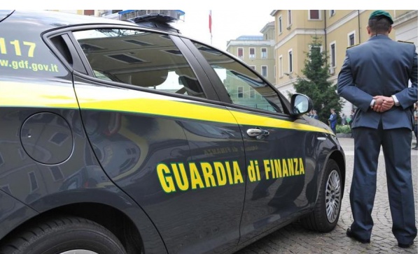 Società di impianti elettrici sconosciuta al Fisco: denunciato