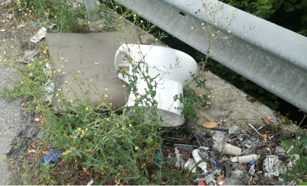 Anche d’estate i maleducati non vanno in vacanza