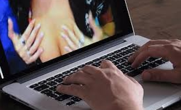 Ricatto a “luci rosse”: denunciato quarantenne