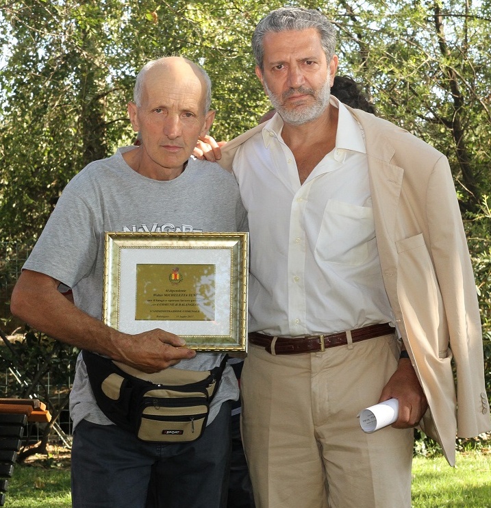 Targa a Walter, dipendente “doc” per quarant’anni