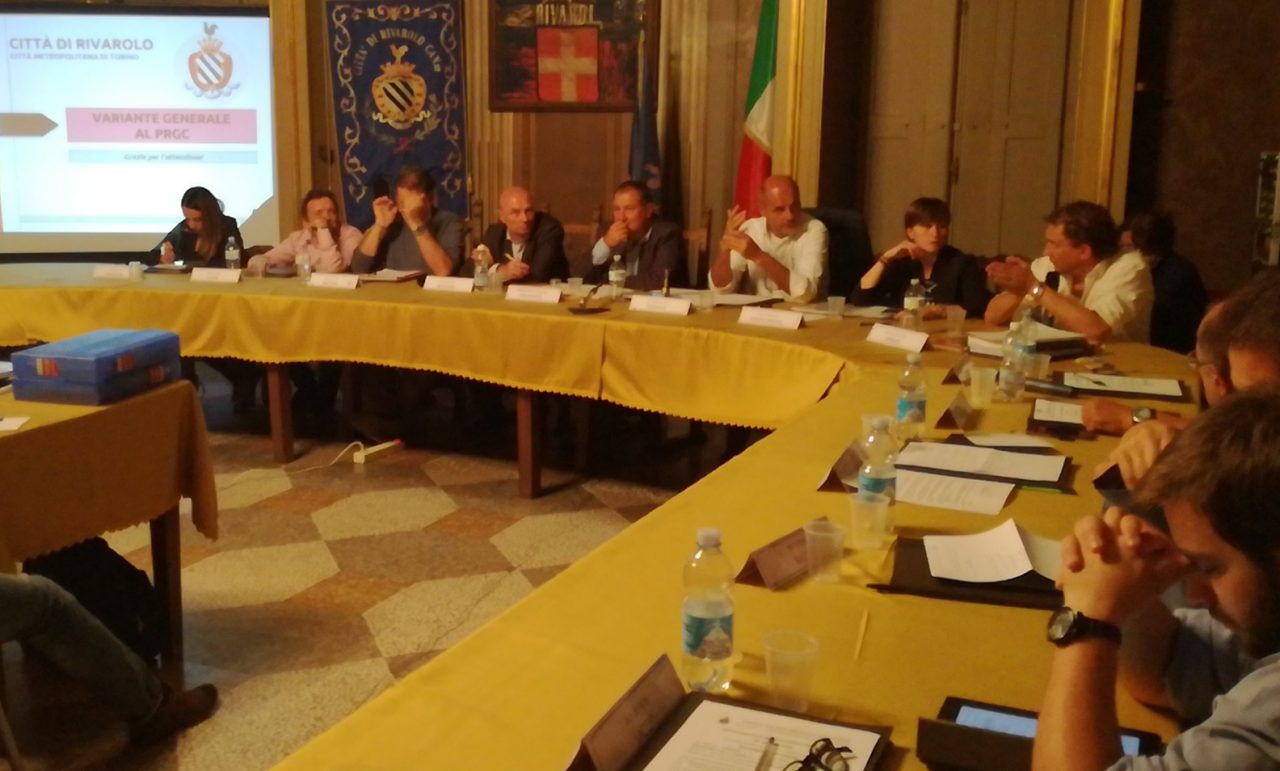 Consiglio comunale sul Piano regolatore, l’opposizione lascia l’aula per protesta (VIDEO)