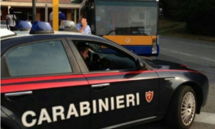 Controlli dei carabinieri ai bus degli studenti