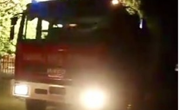 Rogo nella notte: a fuoco un’auto