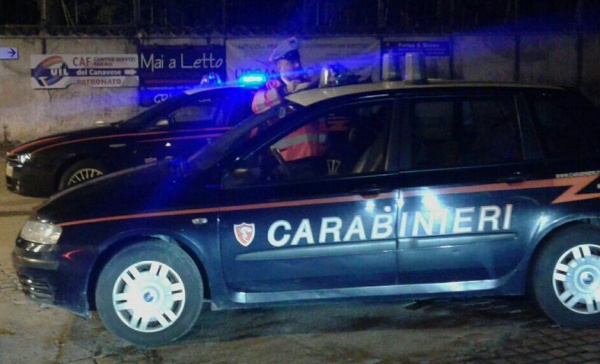 Scappa al controllo e cerca di speronare i carabinieri