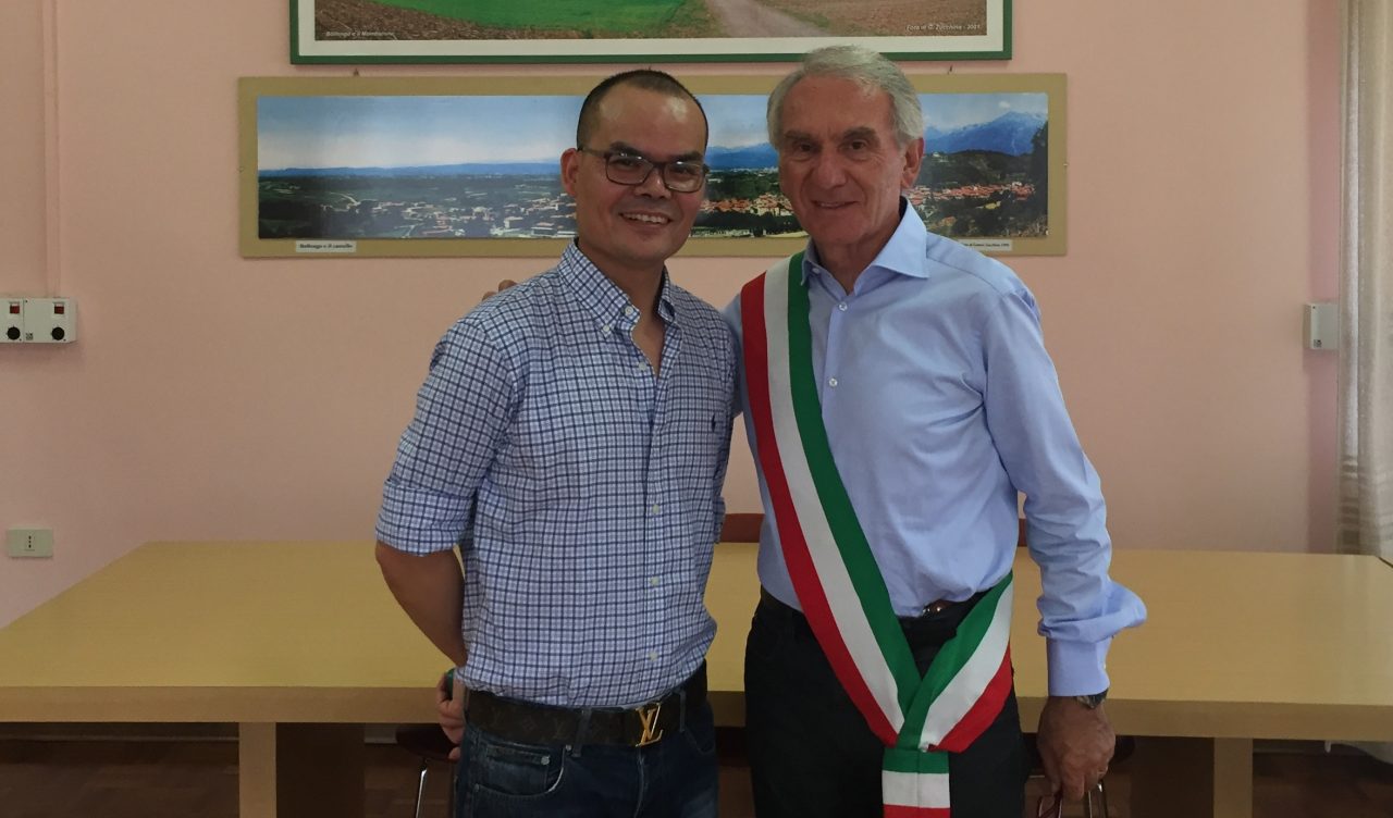 Titolare ristorante cinese diventa cittadino canavesano
