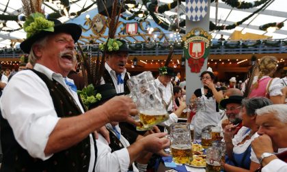 Tutti a brindare all'Oktoberfest di Monaco