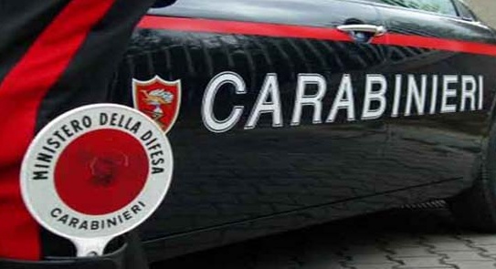 Accoltella un venditore per un panino, arrestato