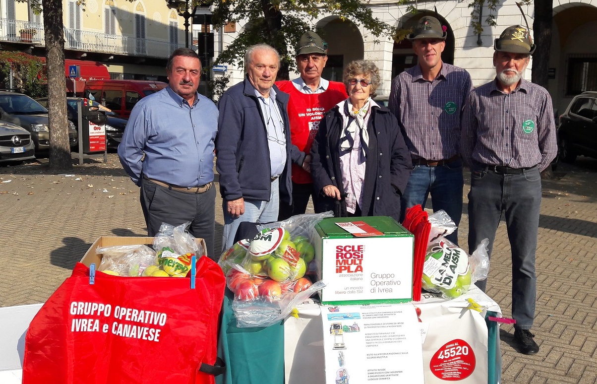Alpini in piazza per la ricerca sulla sclerosi multipla