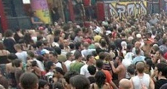 Notte “movimentata” a Front: c’è il Rave Party