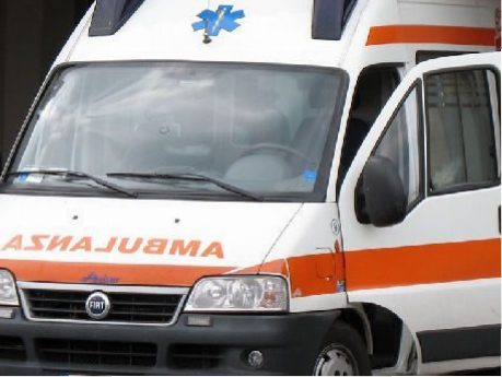 Giovane di Torino si tuffa e rischia la paralisi