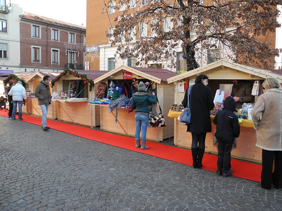 In piazza San Giovanni il mercatino di Natale