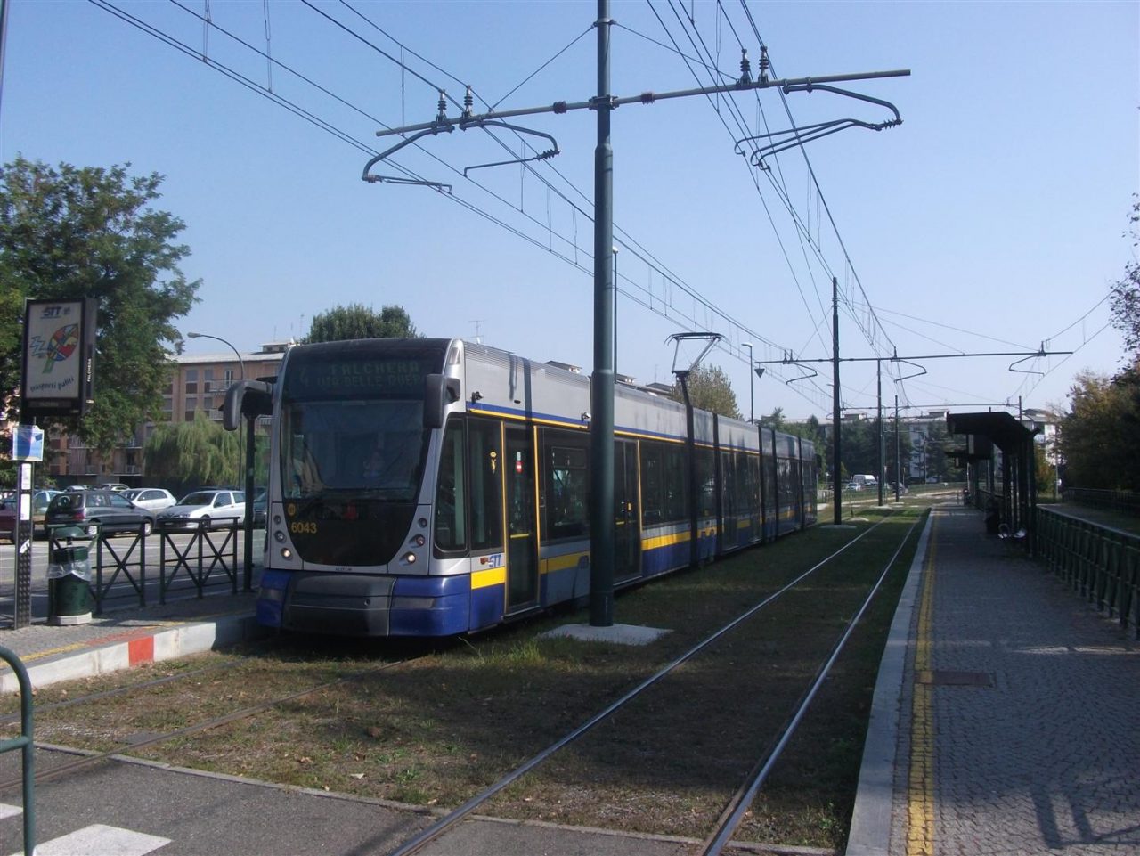 Donna scippata sul tram: arrestato l’autore